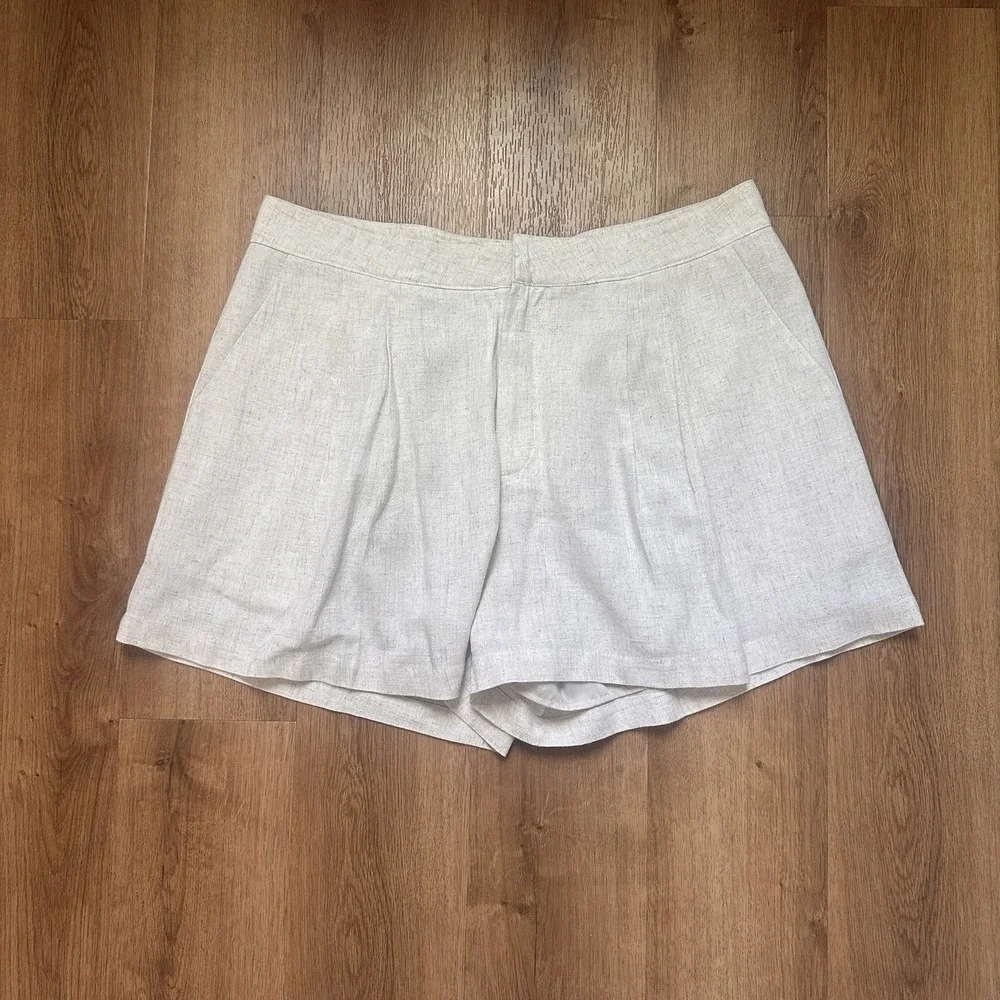 Peppermayo Women's Linen Blend Pleated Shorts Size 10